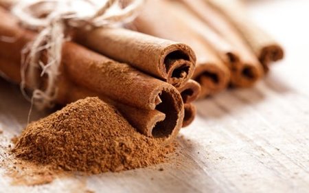 Cinnamon, whole and in powser