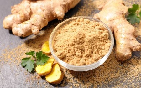 Ginger, whole and in powder